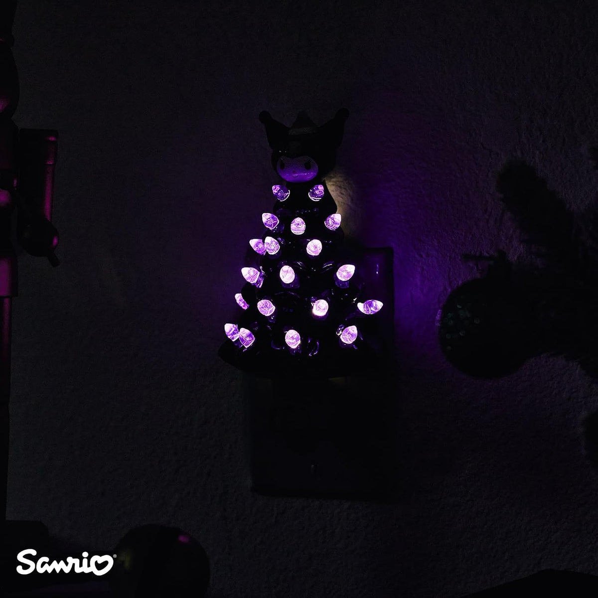 Ukonic Sanrio Kuromi - Árbol de Navidad de cerámica de 6 pulgadas c...