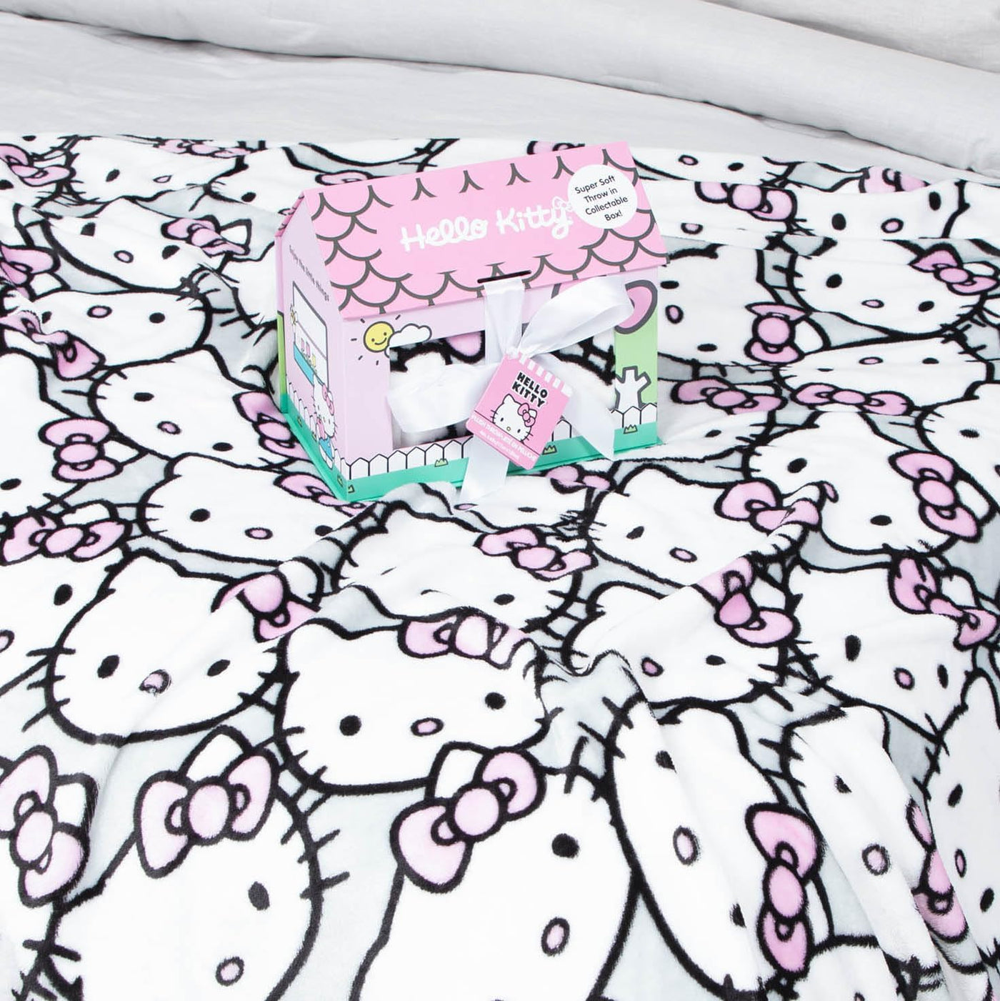 Jay Franco Hello Kitty - Manta con caja de regalo de casa de juegos...