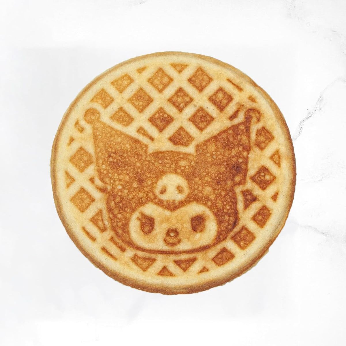 Uncanny Brands Hello Kitty Kuromi Mini Waffle Maker - Cocina con tu...