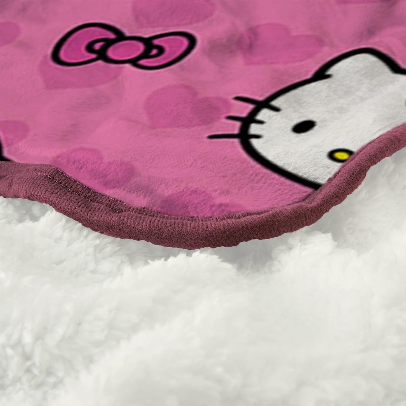 Northwest Hello Kitty Manta Throw Sherpa Silk Touch, 40" x 50&#...