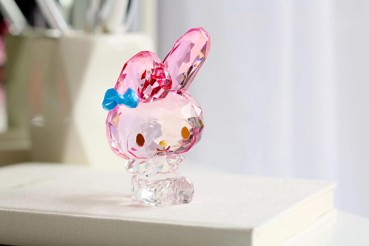 Enesco FACETS - Figura miniatura de Sanrio My Melody Sentado, 1.9 p...