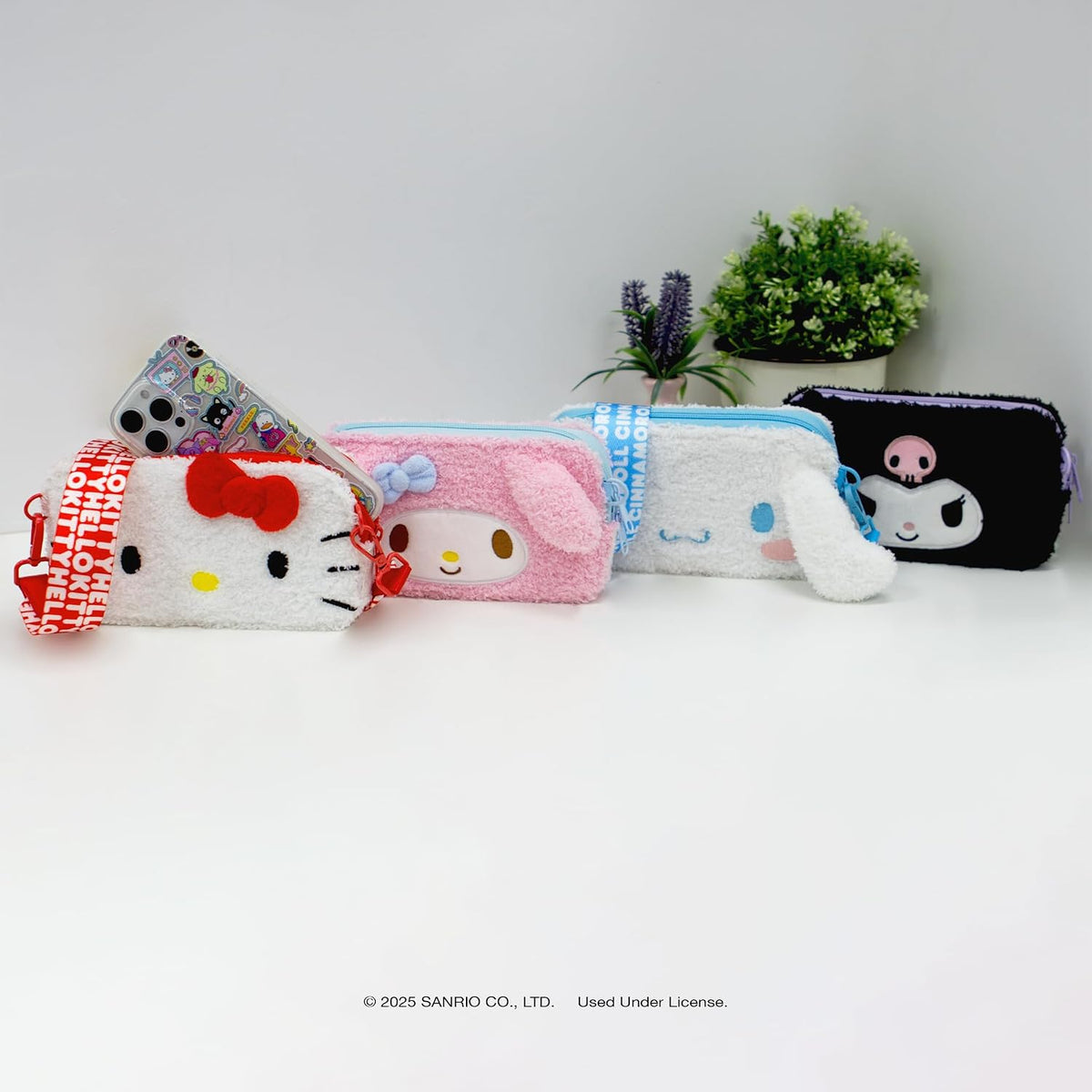 Sonix x Sanrio - Bolso tipo bandolera de peluche para teléfono con...