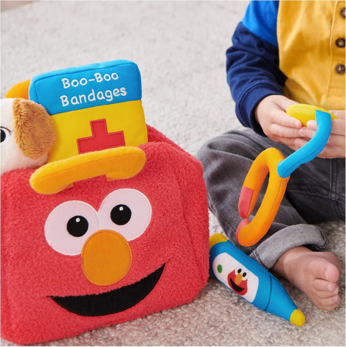 GUND Sesame Street Elmo Tango Checkup 5 Pc. juguete sensorial de pe...