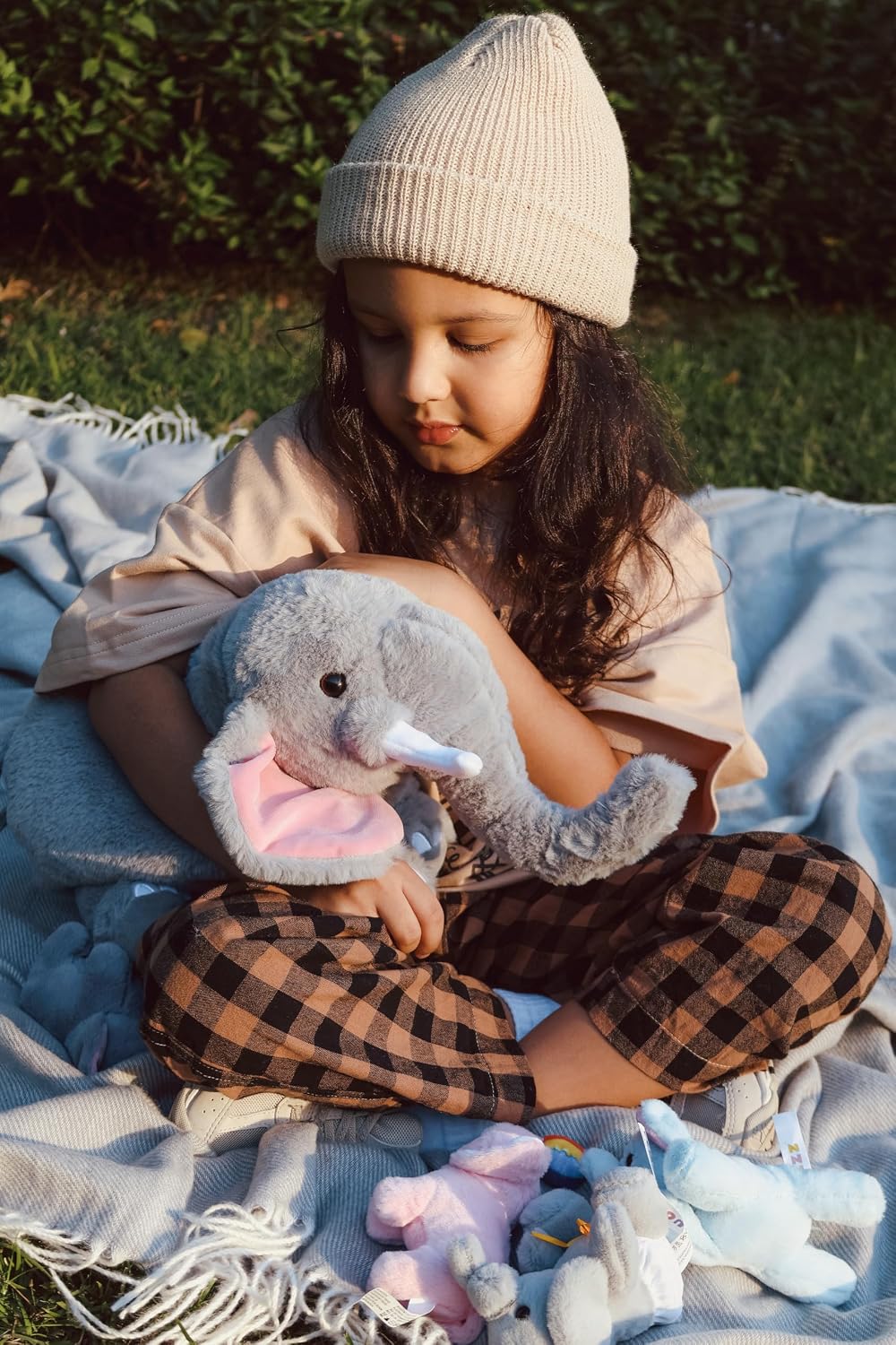 OUOZZZ Animal de peluche de elefante con 4 elefantes bebés, juego d...