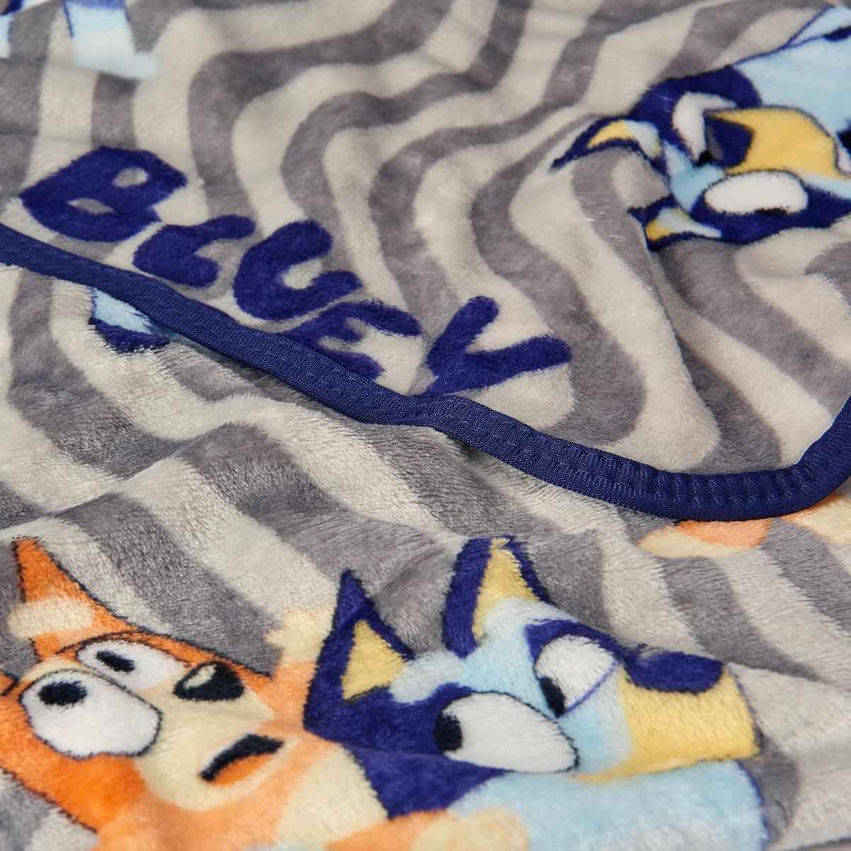 Set de Almohada y Manta de Abrazo Divertido de Bluey \u2013 Peluche...