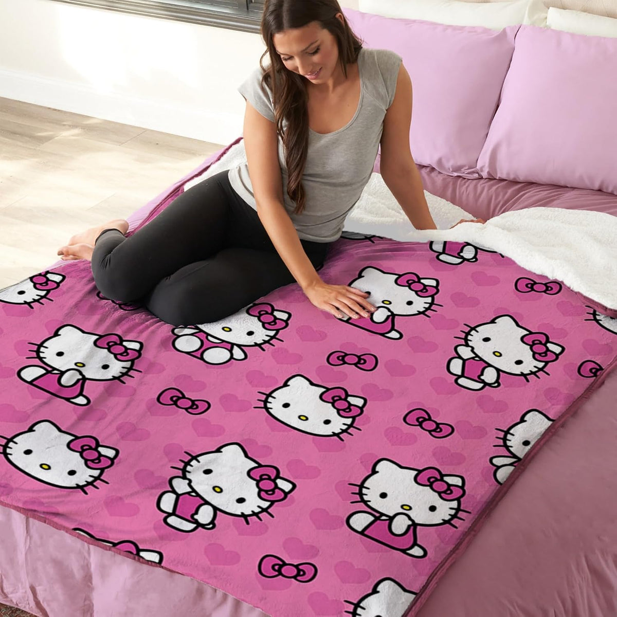 Northwest Hello Kitty Manta Throw Sherpa Silk Touch, 40" x 50&#...