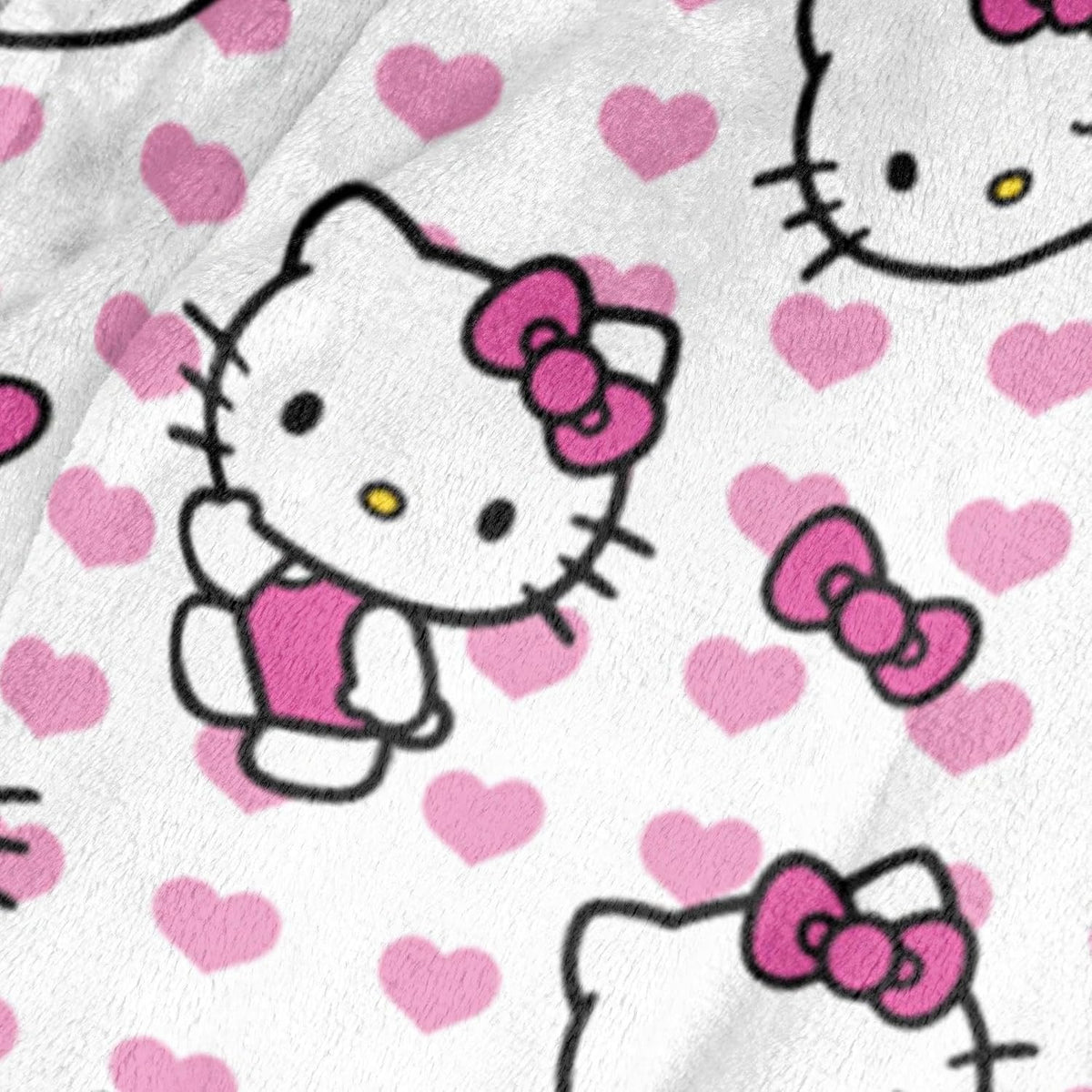 Northwest - Bata de Hello Kitty para mujer de seda táctil para esta...