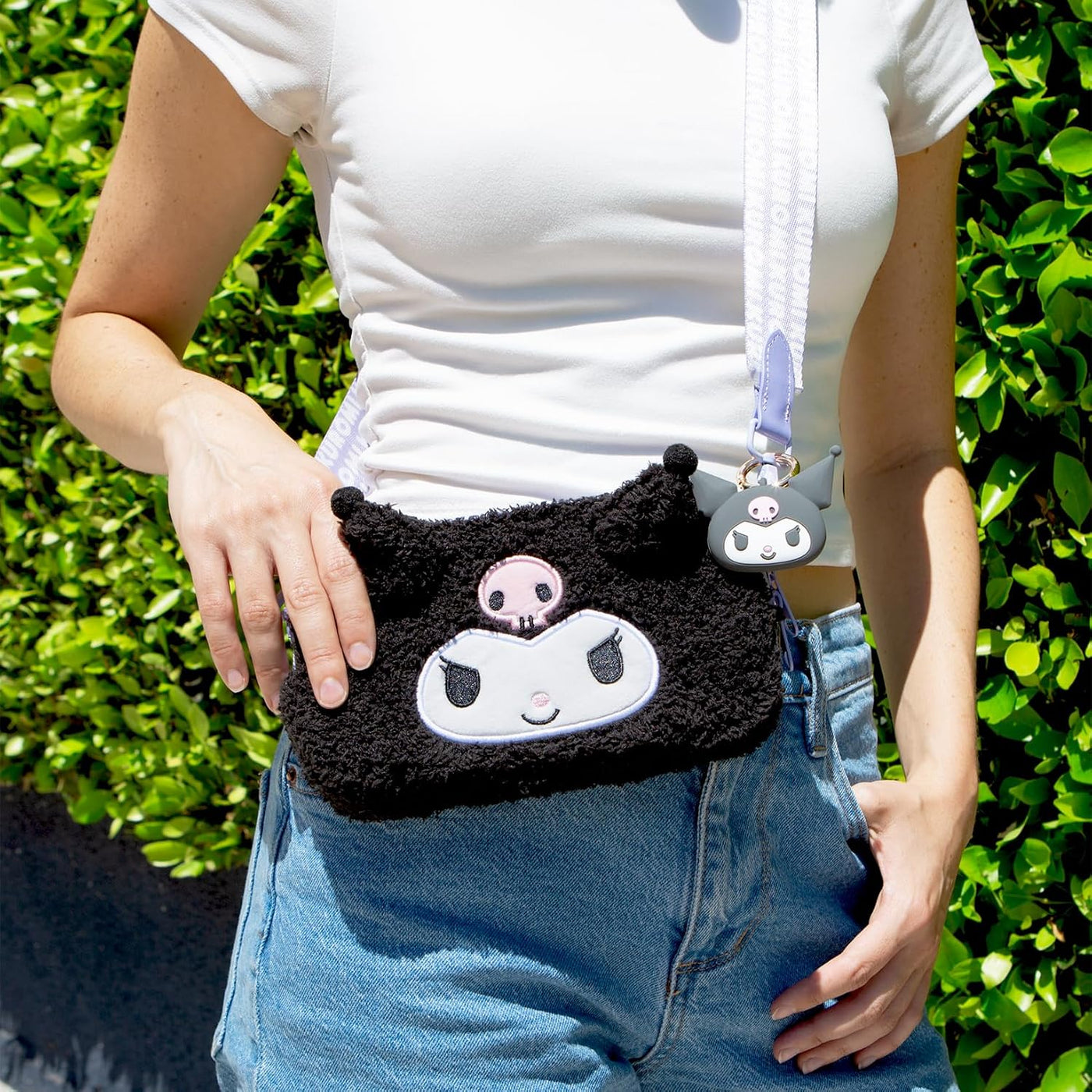 Sonix x Sanrio - Bolso tipo bandolera de peluche para teléfono con...