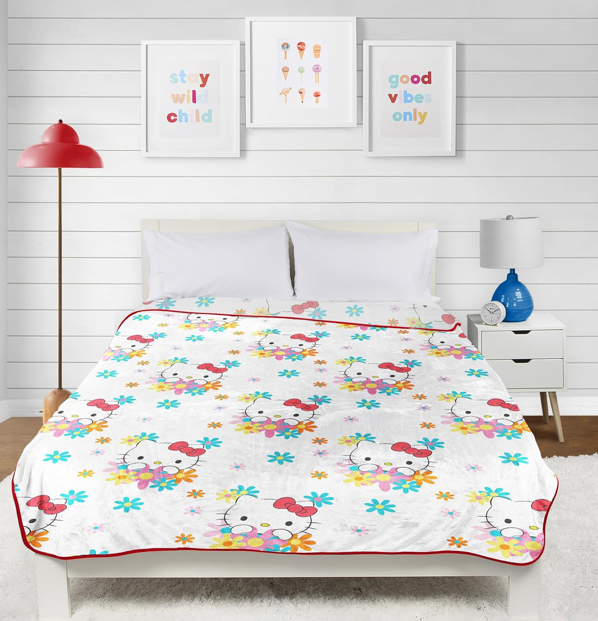 Hello Kitty - Manta de felpa de flores y gatitos, mide 60 x 90 pulg...