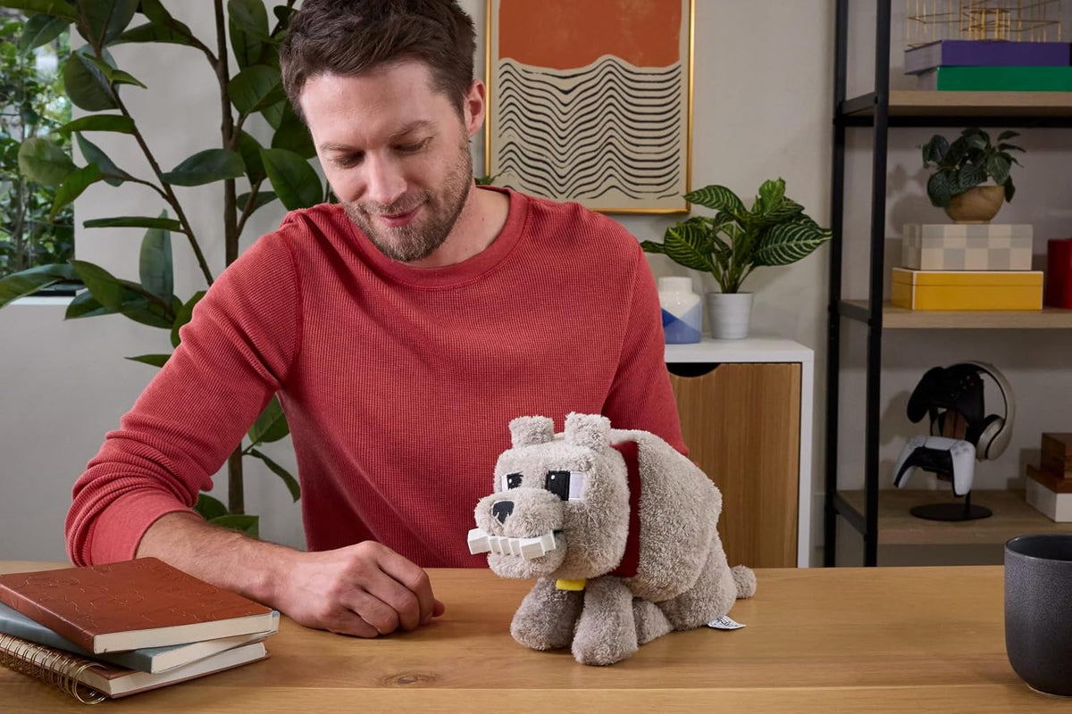 Mattel Minecraft Dennis el lobo de peluche con acción de alimentaci...