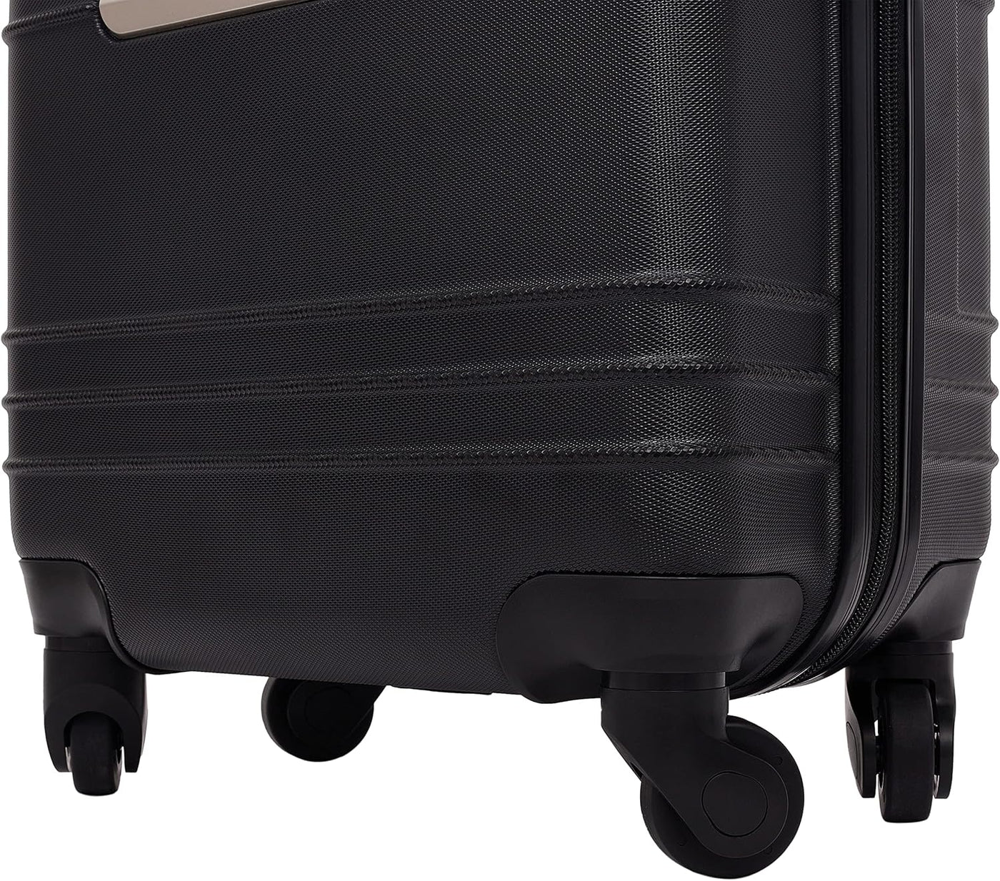 Travelers Club Equipaje de mano Richmond Spinner de 22", Negro