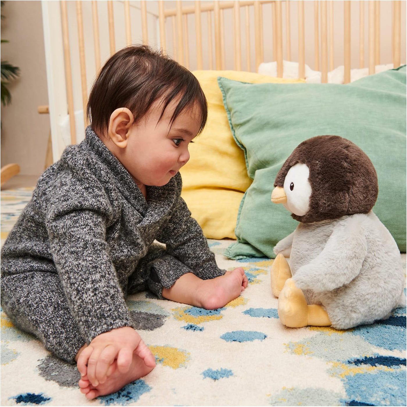 GUND Baby Kissy Penguin - Juguete musical musical interactivo de 12...