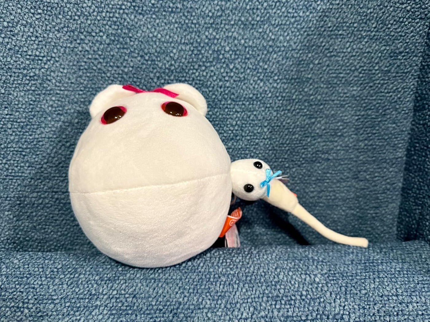 Óvulo XL & miniespermatozoide, por Gian Microbes