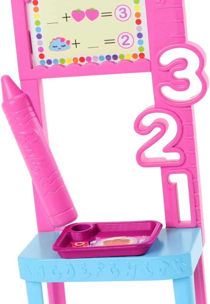 Barbie Maestra con muñeca morena a la moda con vestido estampado, 1...