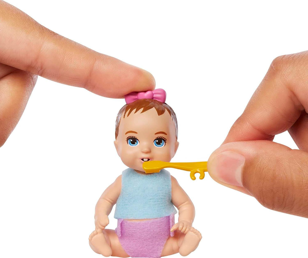 Barbie Skipper Babysitters Inc Baby - Muñeca pequeña y accesorios,...