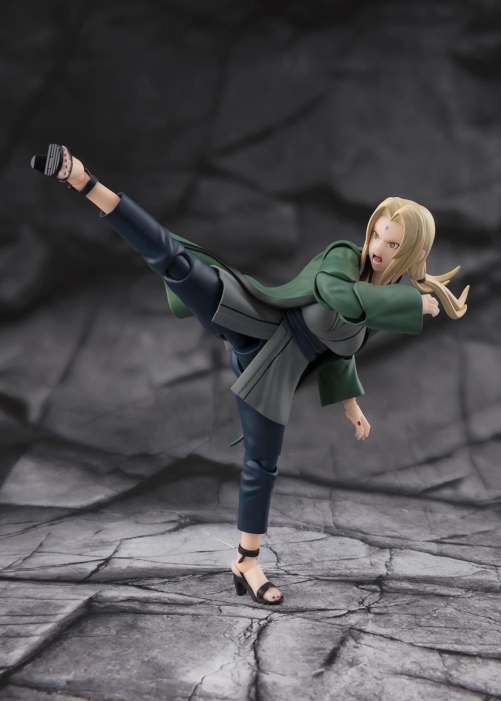 TAMASHII NATIONS - Naruto - Tsunade -La Ninja Médica Legendaria- Fi...