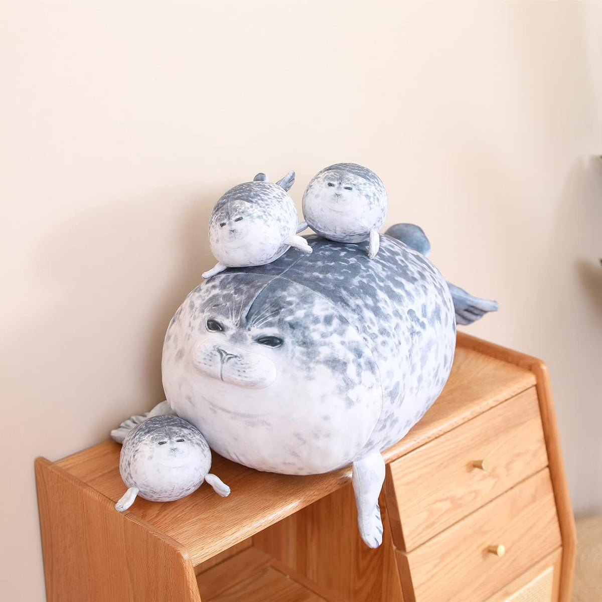 SQEQE Chubby Seal Almohada de peluche con 4 peluches de foca de beb...