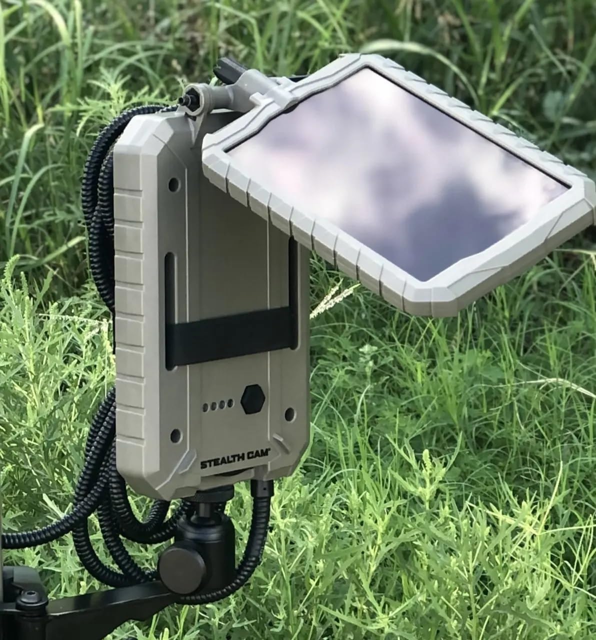 Stealth Cam Sol-Pak - Batería solar de iones de litio de 5000 mAh p...