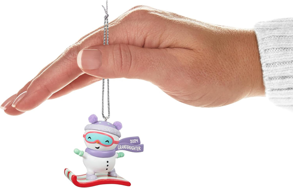 Hallmark Keepsake Adorno de Navidad 2024, muñeco de nieve de snowbo...