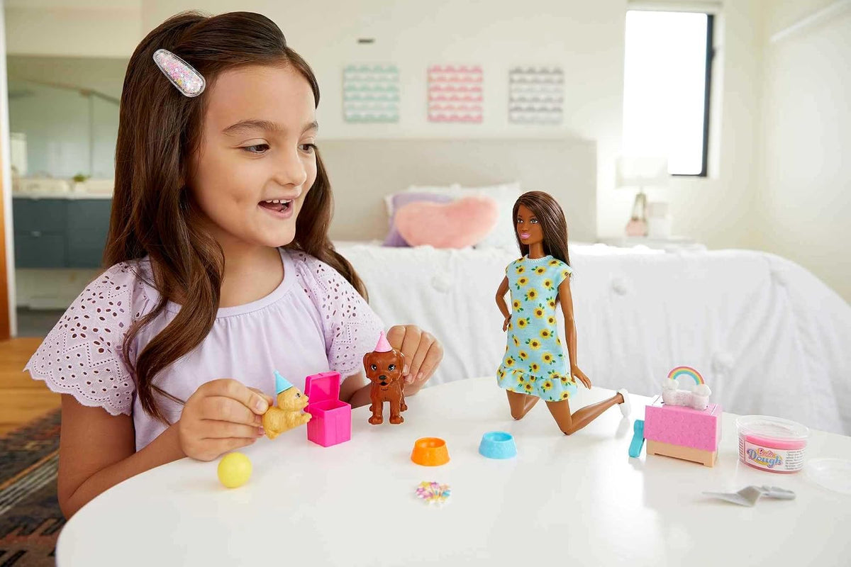 Barbie Set de juego para muñecas (morena de 11.5 pulgadas) y cachor...