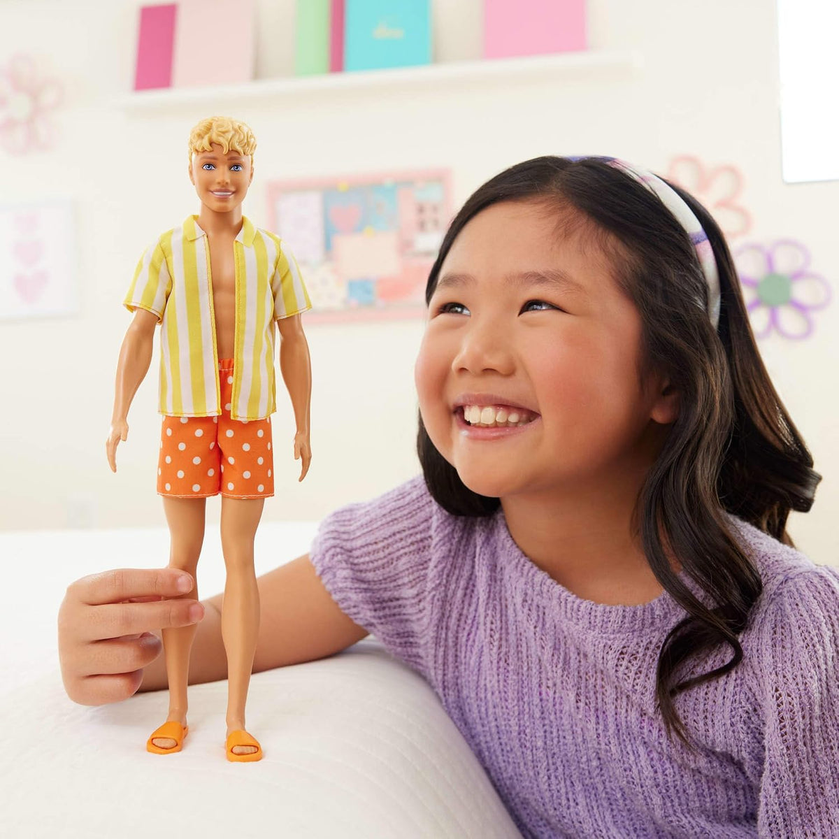 Barbie Fashionistas Style Ken Doll #252 con pelo rubio, con pantalo...