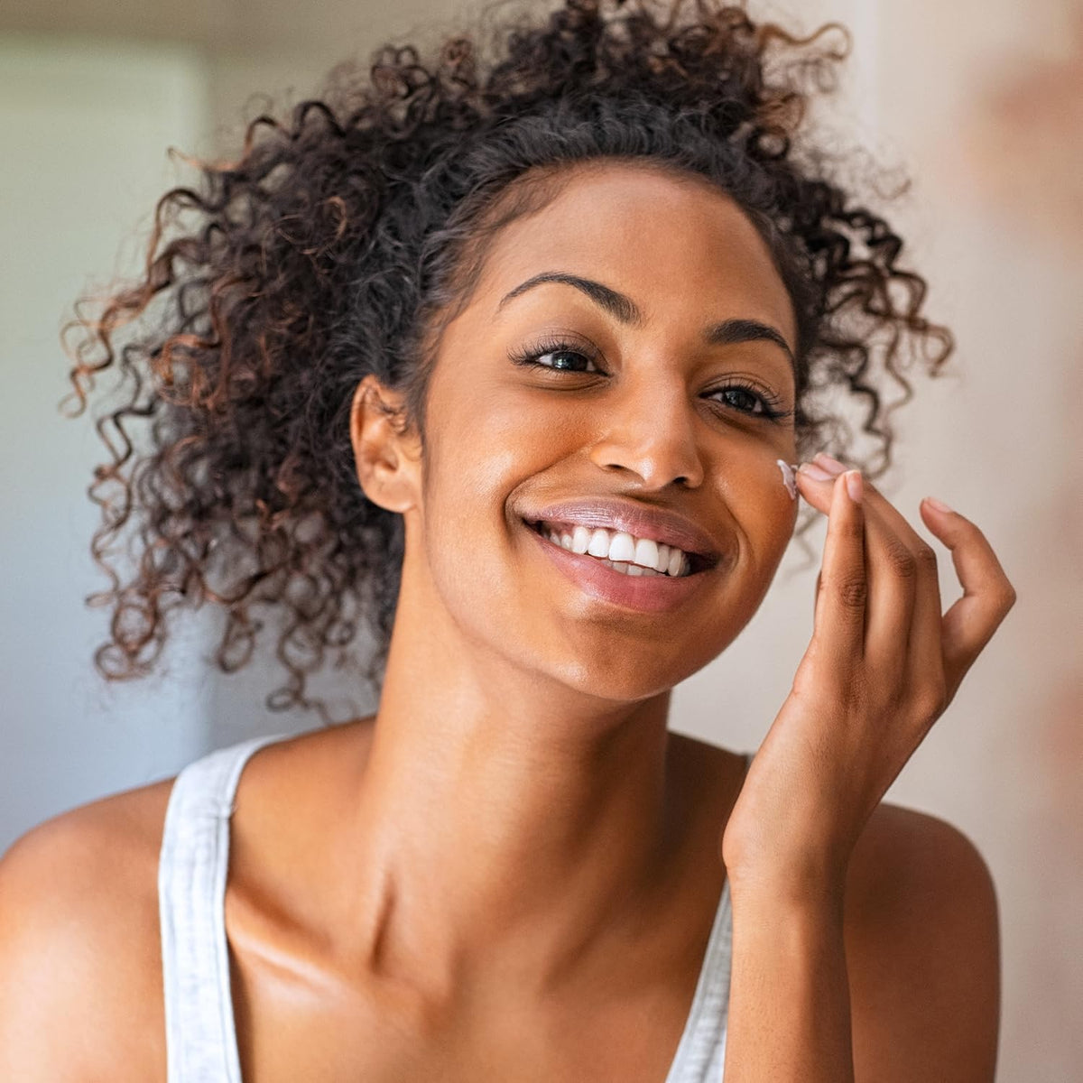 Amazon Basics Suero de retinol para cara, minimizador de poros, fór...