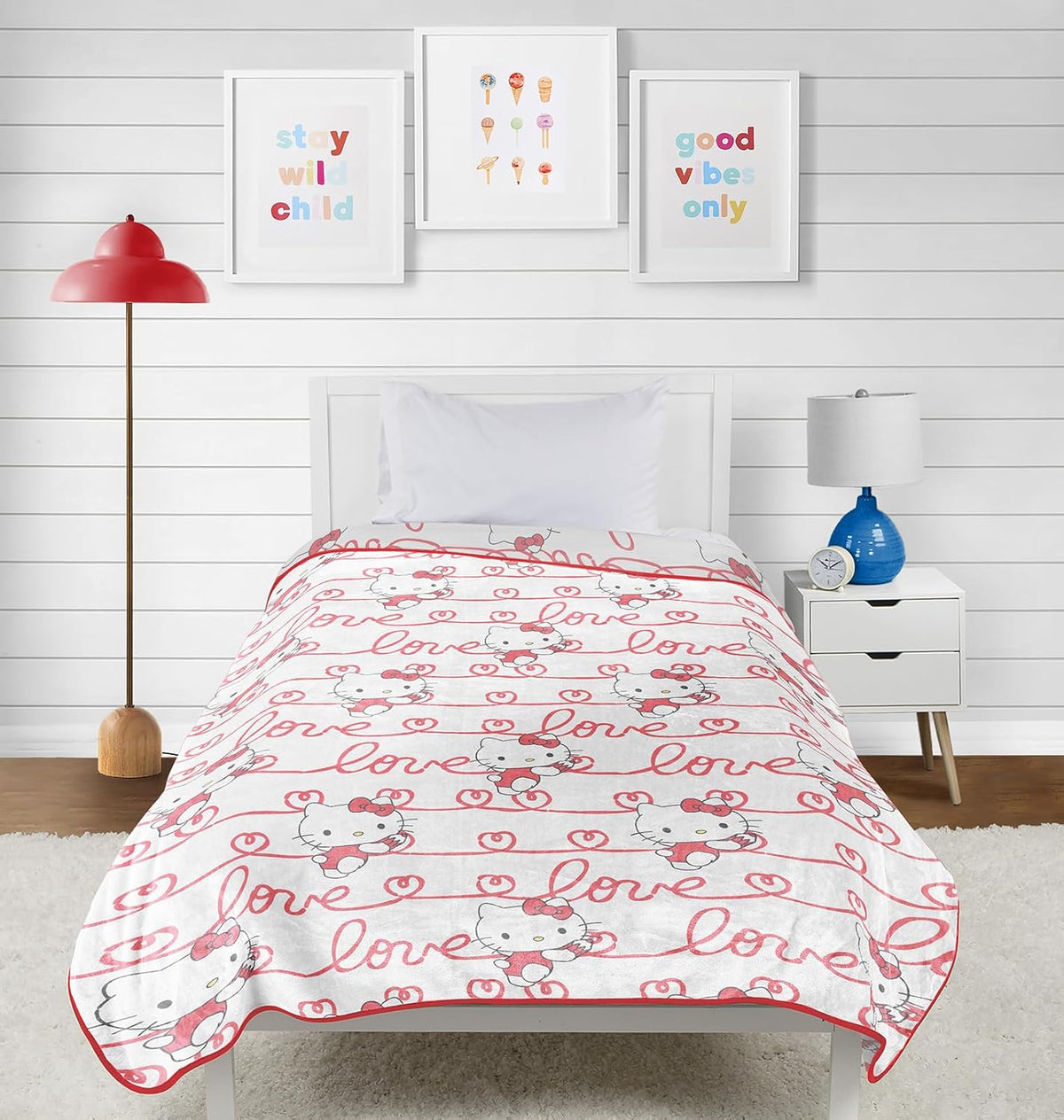 Jay Franco Hello Kitty Lovely Notes - Manta de felpa de 60 x 90 pul...