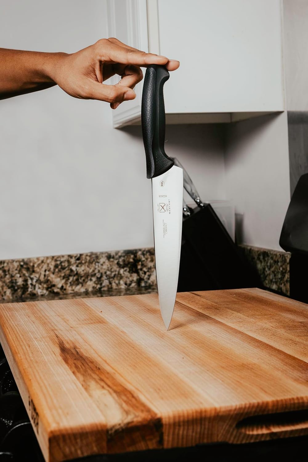 Mercer Culinary M22608 Millennia Mango Negro, 8 Pulgadas, Cuchillo...