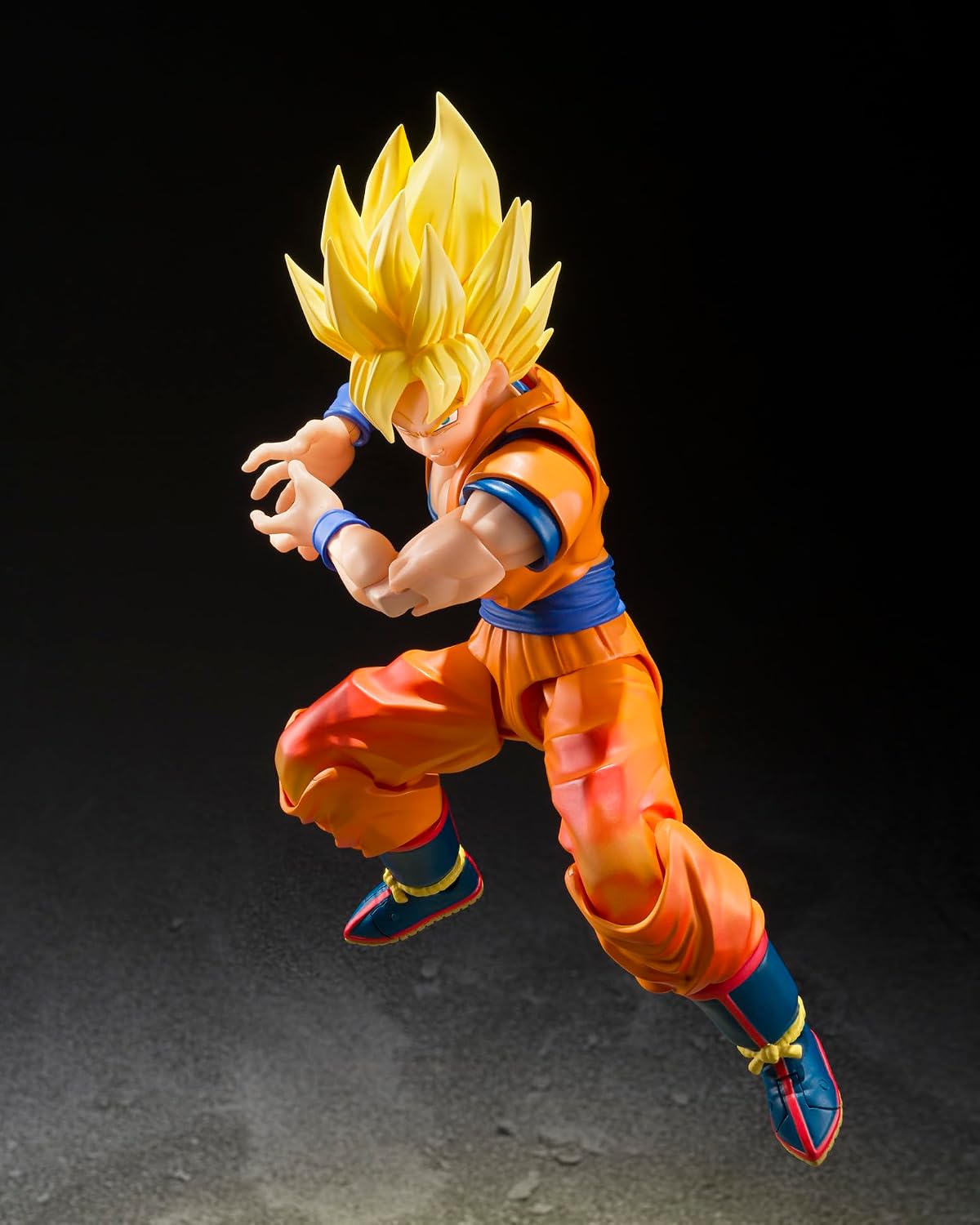 NACIONES TAMASHII - Dragon Ball Z - Super Saiyan Son Goku (Los jueg...
