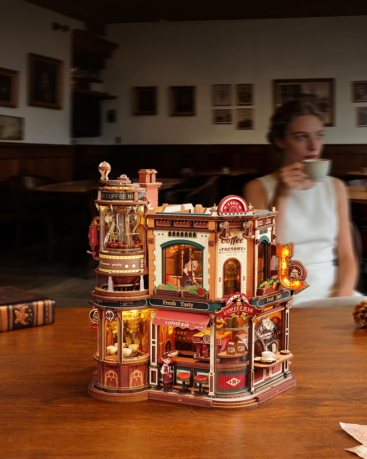 ROKR Moving Dream Coffee Factory DIY Kit de casa en miniatura – Rom...