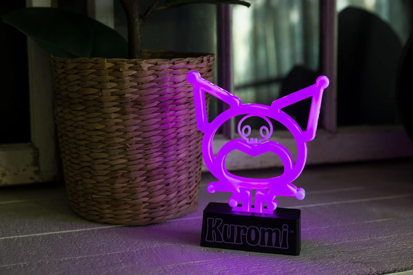 Silver Buffalo Sanrio Hello Kitty Kuromi - Lámpara de luz de neón |...