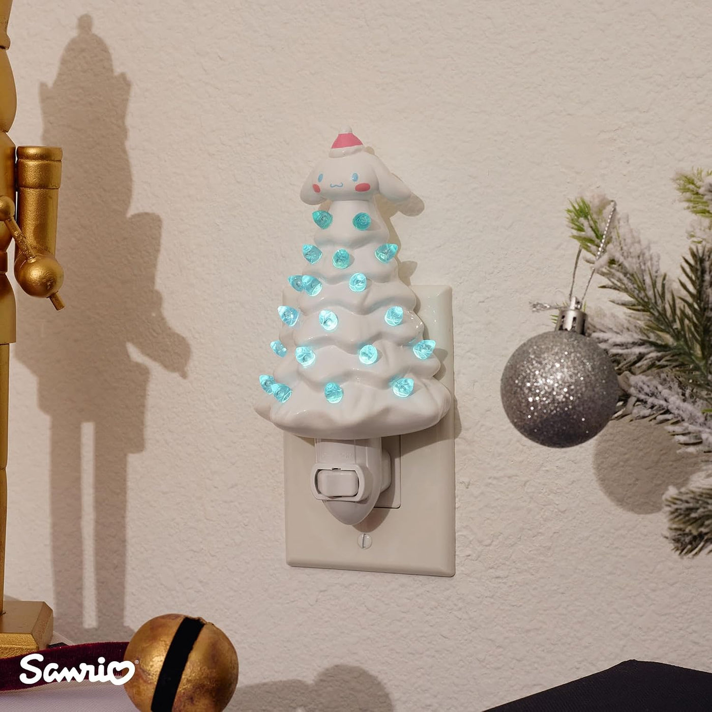 Ukonic Sanrio Cinnamoroll Enchufe de luz nocturna de árbol de Navid...