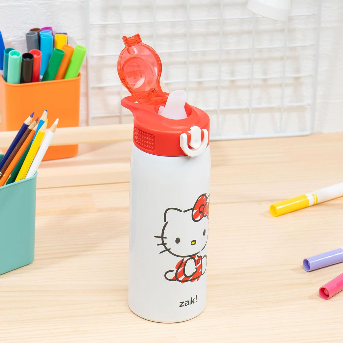 Zak Designs - Botella de agua para niños Sanrio Hello Kitty Sage de...