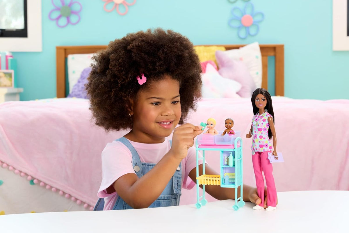 Barbie Carreras Baby Doctor Muñecas, juegos y accesorios | Muñeca B...