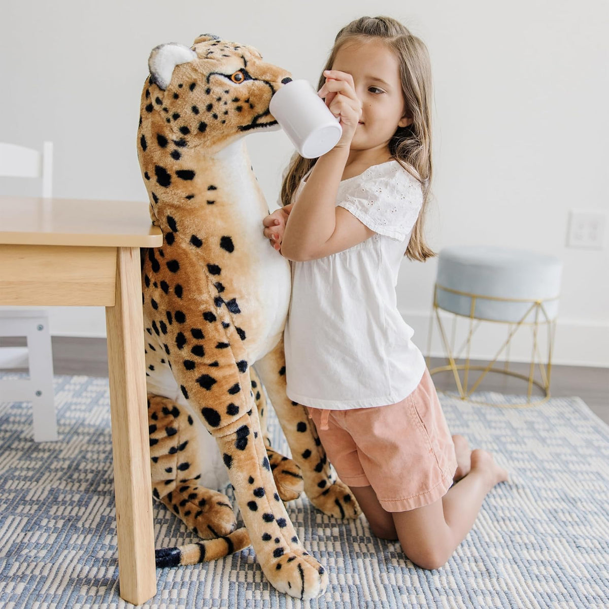 Animal realista de pelucha de leoparodo de Melissa &amp; Doug. Más...
