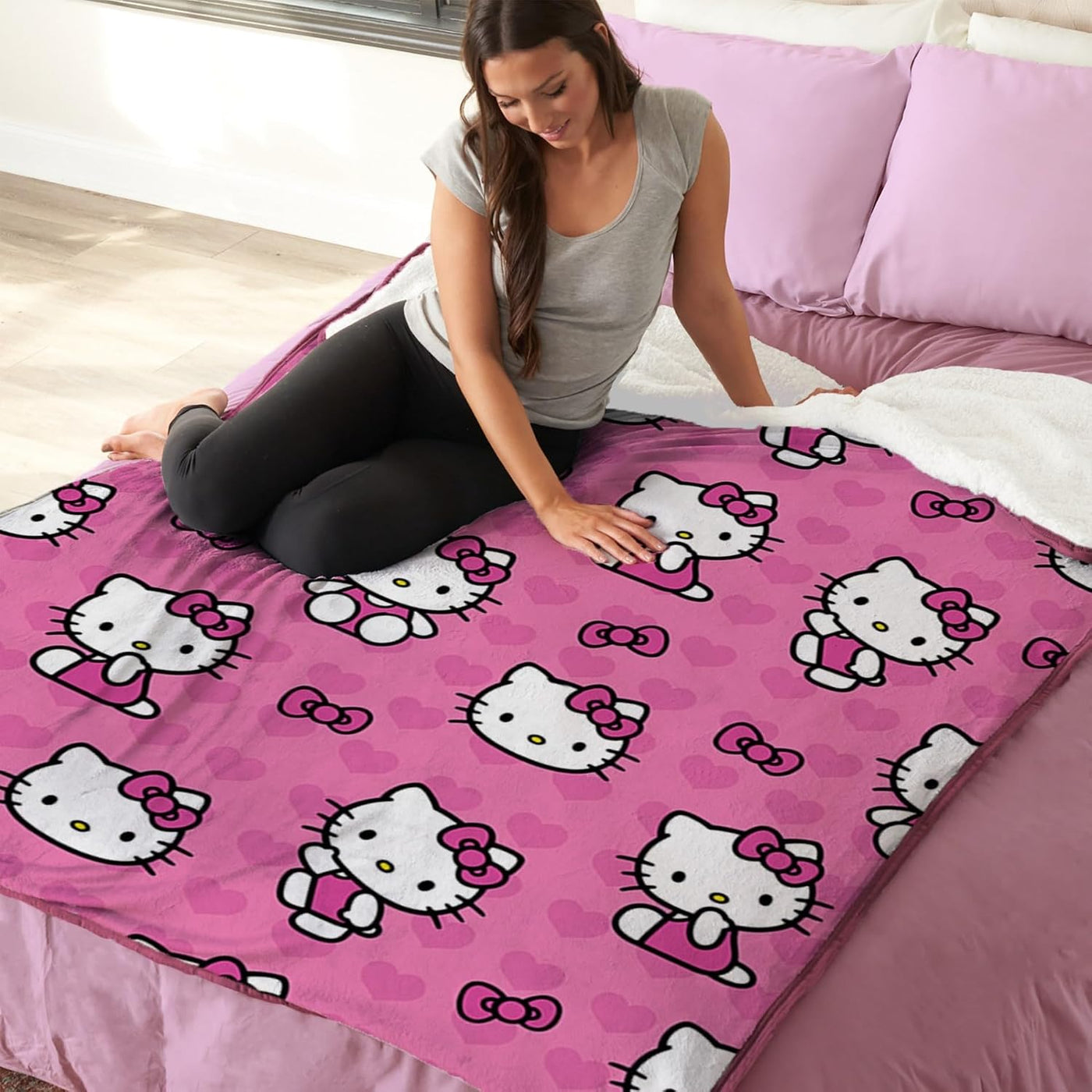 Northwest Hello Kitty Manta Throw Sherpa Silk Touch, 40" x 50&#...