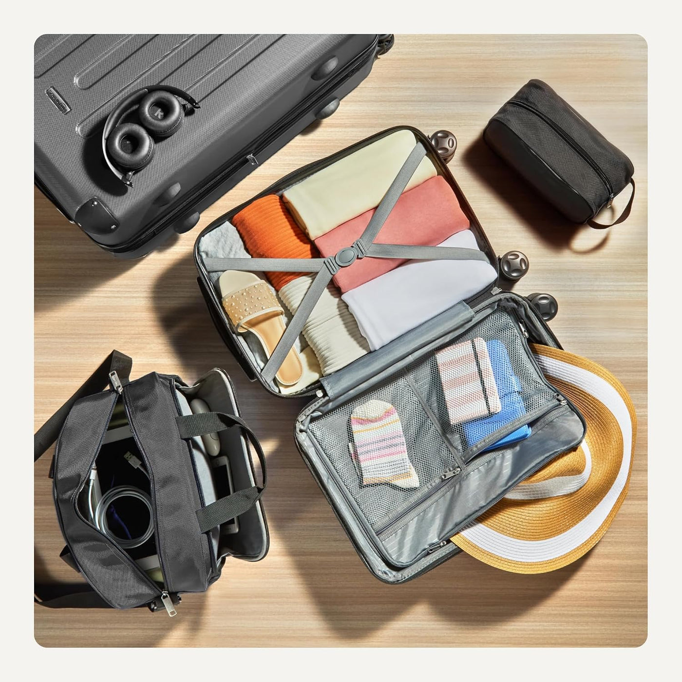 Amazon Basics - Juego de equipaje de 4 piezas, maletas rígidas con...