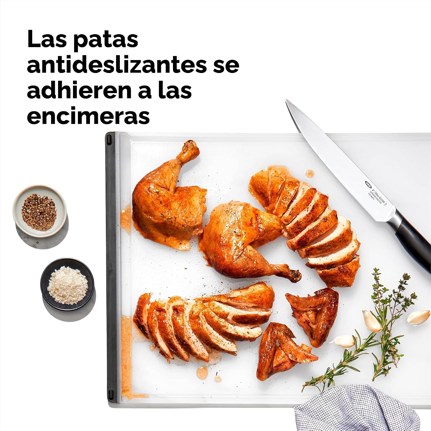 OXO Good Grips - Tabla de cortar y para carvar de plástico | Base a...