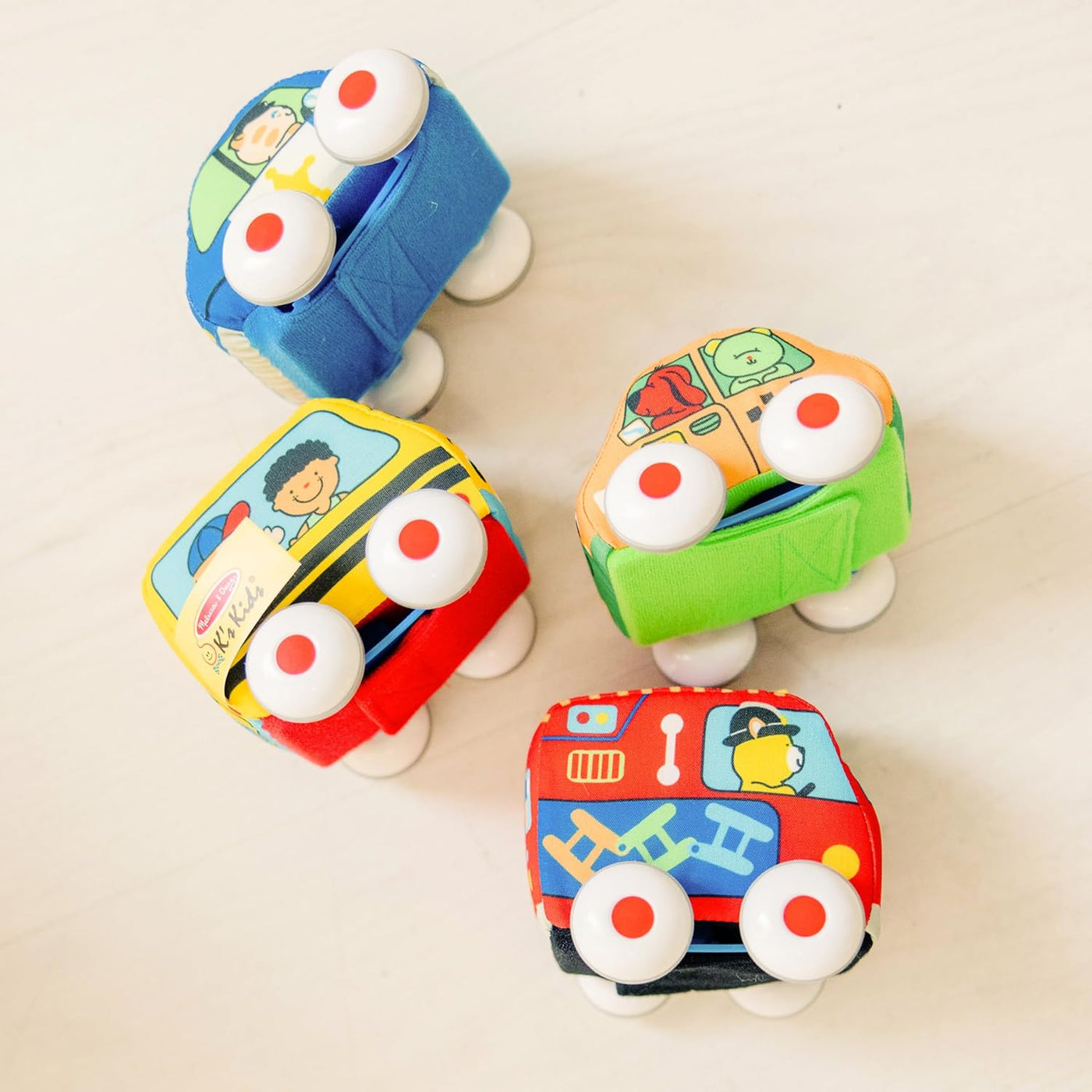 Juego de coches con cuerda hacia atrás para niños Melissa &amp; Dou...