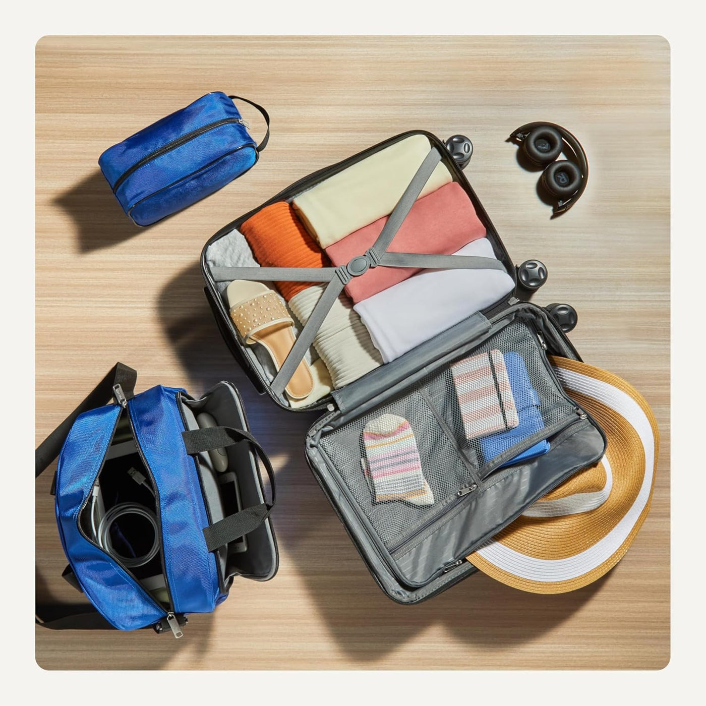 Amazon Basics Juego de equipaje de mano rígido giratorio de entrada...