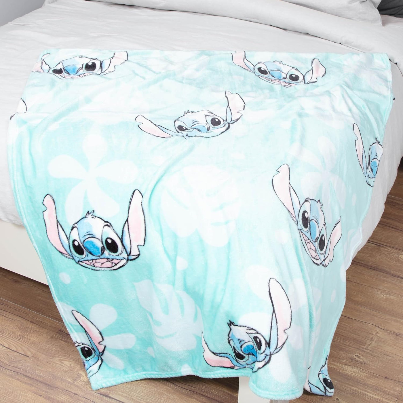 Jay Franco Disney Lilo &amp; Stitch Manta Decorativa con Caja de Re...