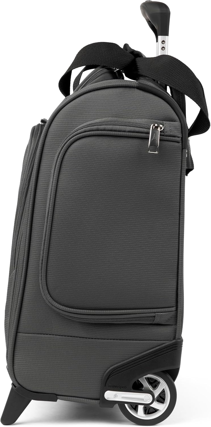 Travelpro Maxlite 5 Softside - Maleta compacta ligera con ruedas, p...