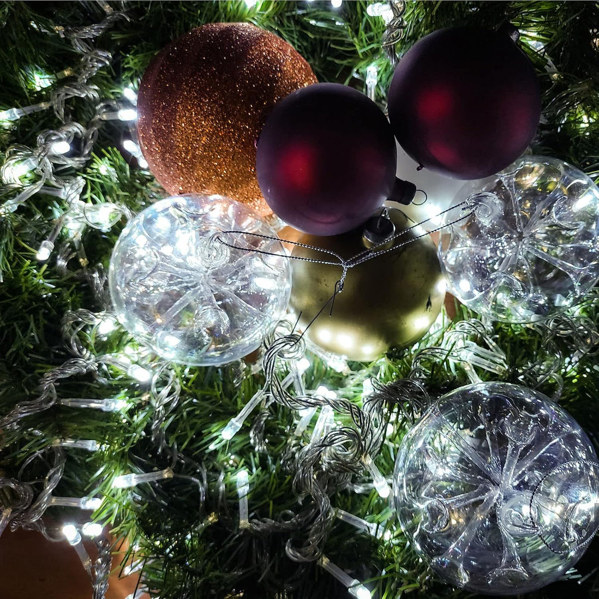 VTECHOLOGY Tira de luces de Navidad, 33 pies, 100 luces LED blancas...