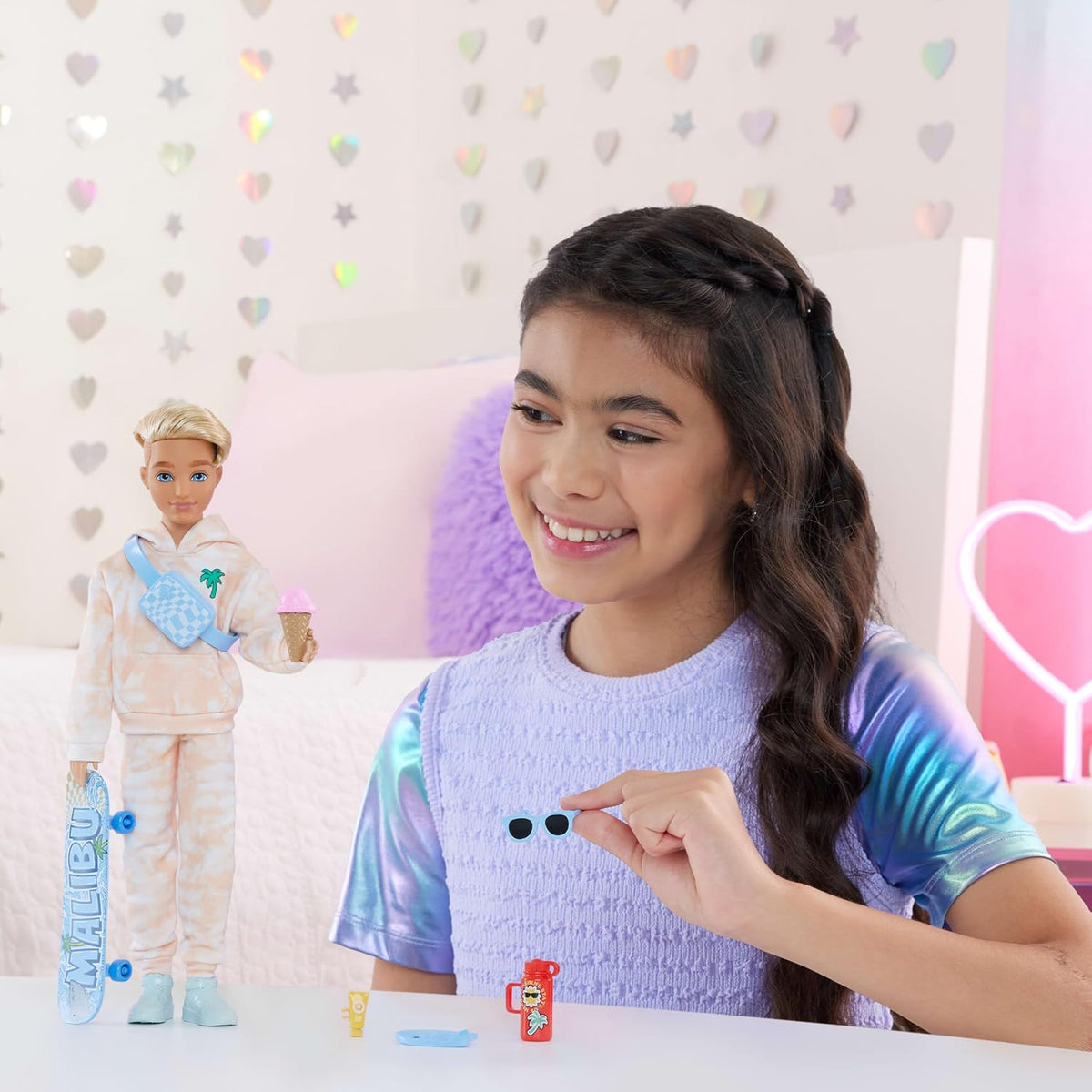Muñeca Barbie Dream Besties y Accesorios, Muñeca Ken Posable de Mod...