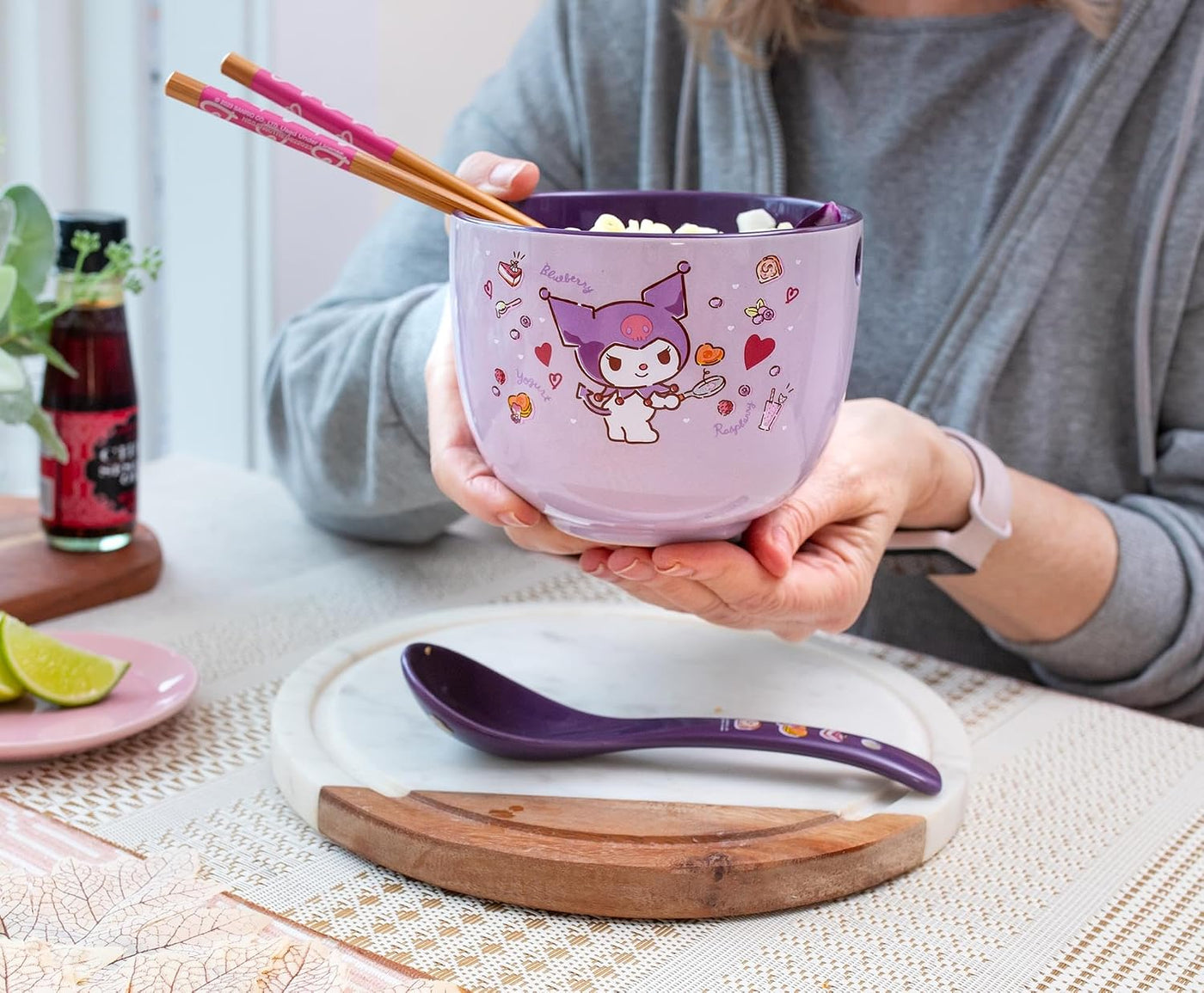 Sanrio Kuromi - Juego de vajilla de cerámica para ramen, incluye cu...