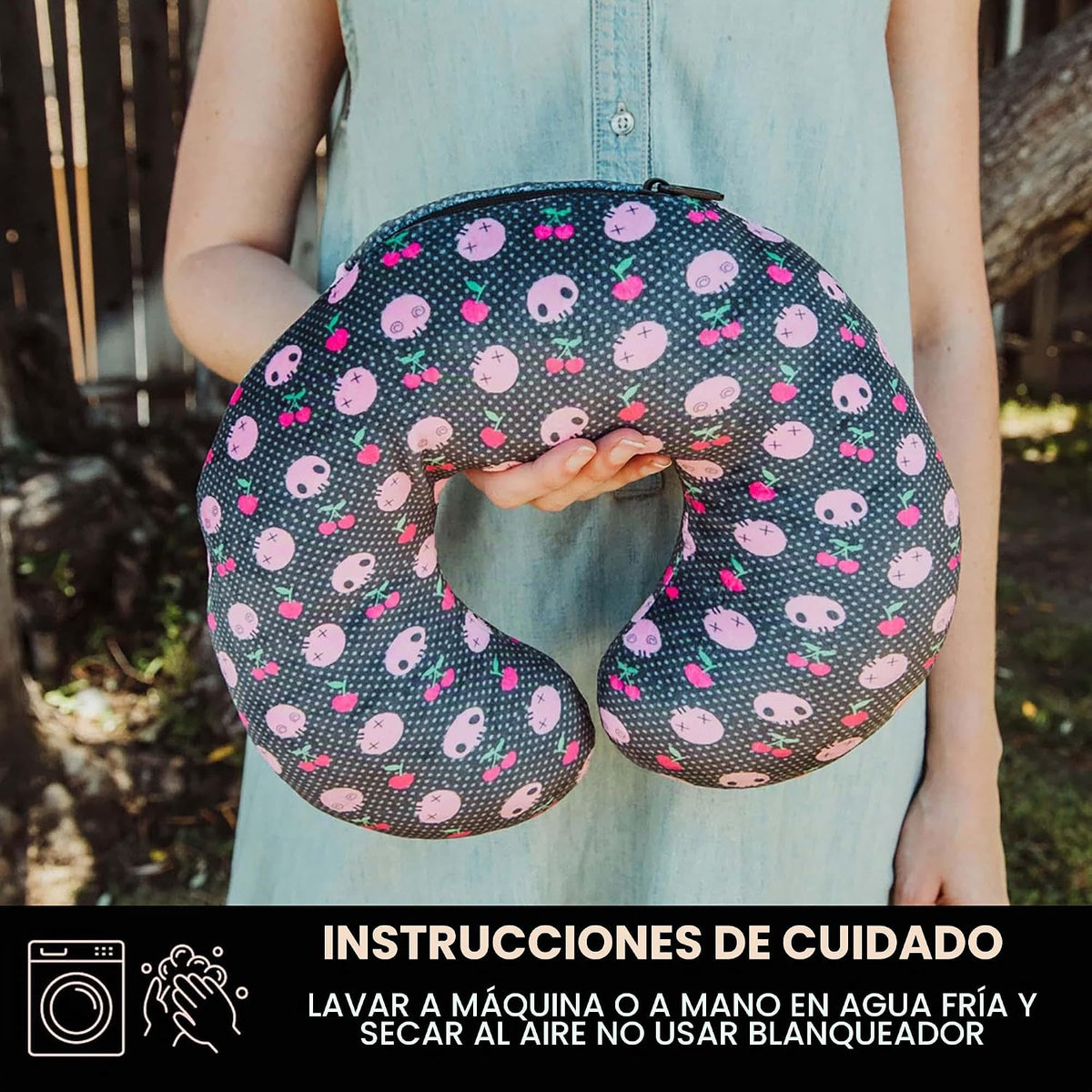 Surreal Entertainment Sanrio Kuromi - Almohada reversible para el c...