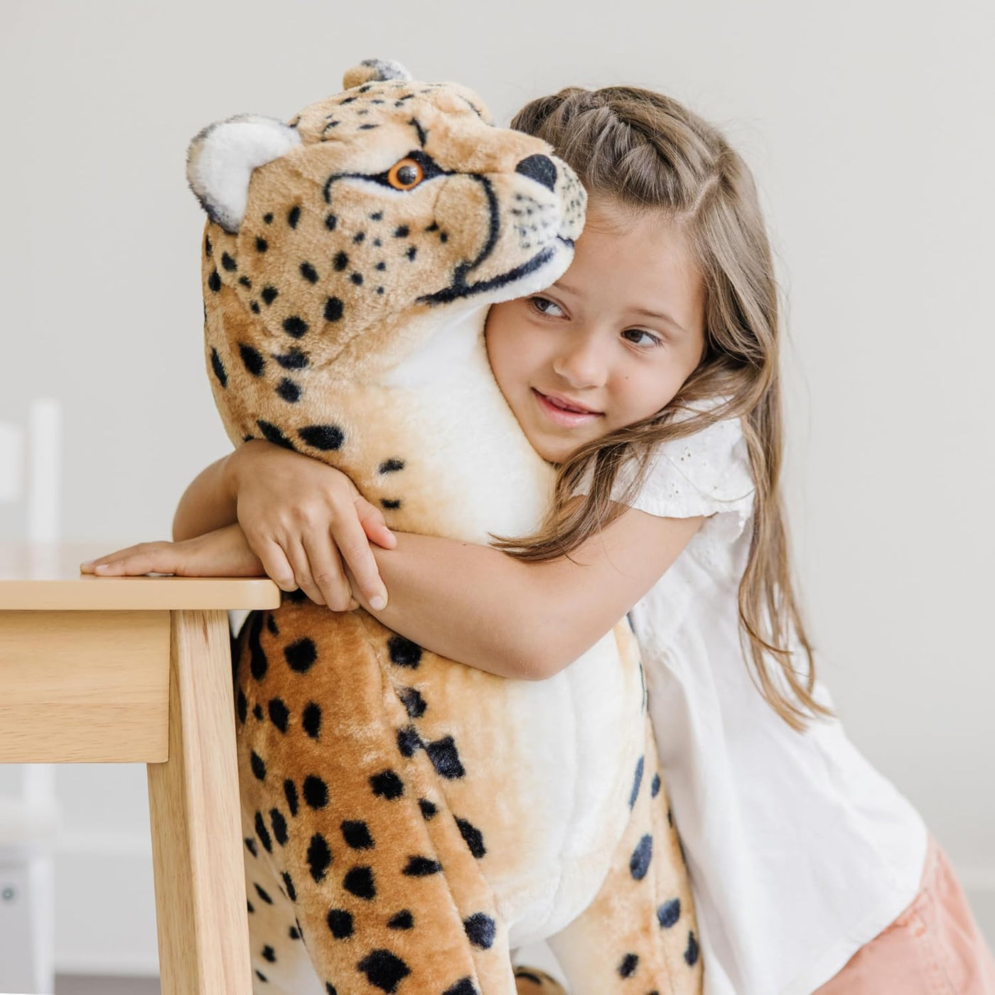 Animal realista de pelucha de leoparodo de Melissa &amp; Doug. Más...
