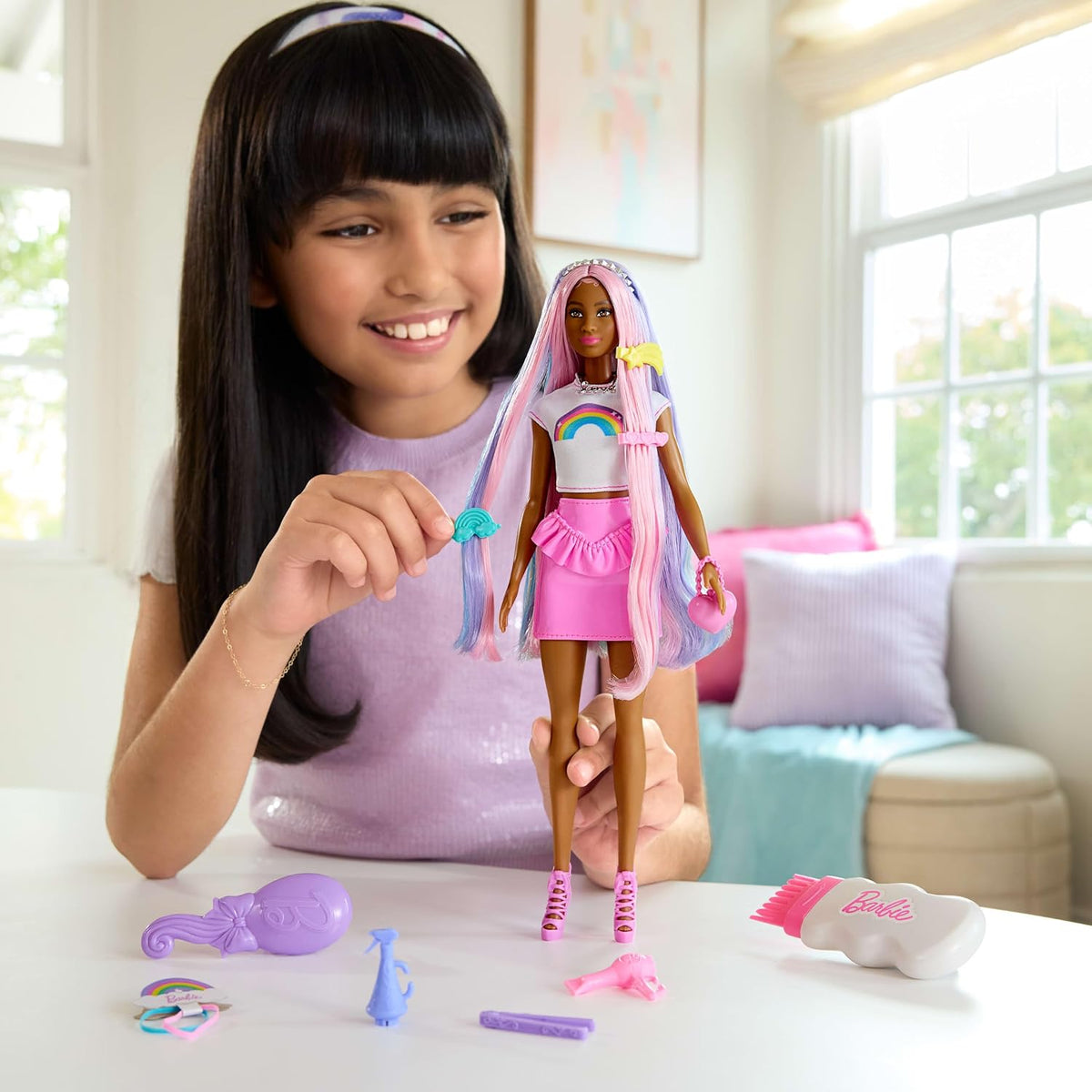 Muñeca Barbie con pelo brillante y arcoíris y accesorios temáticos...