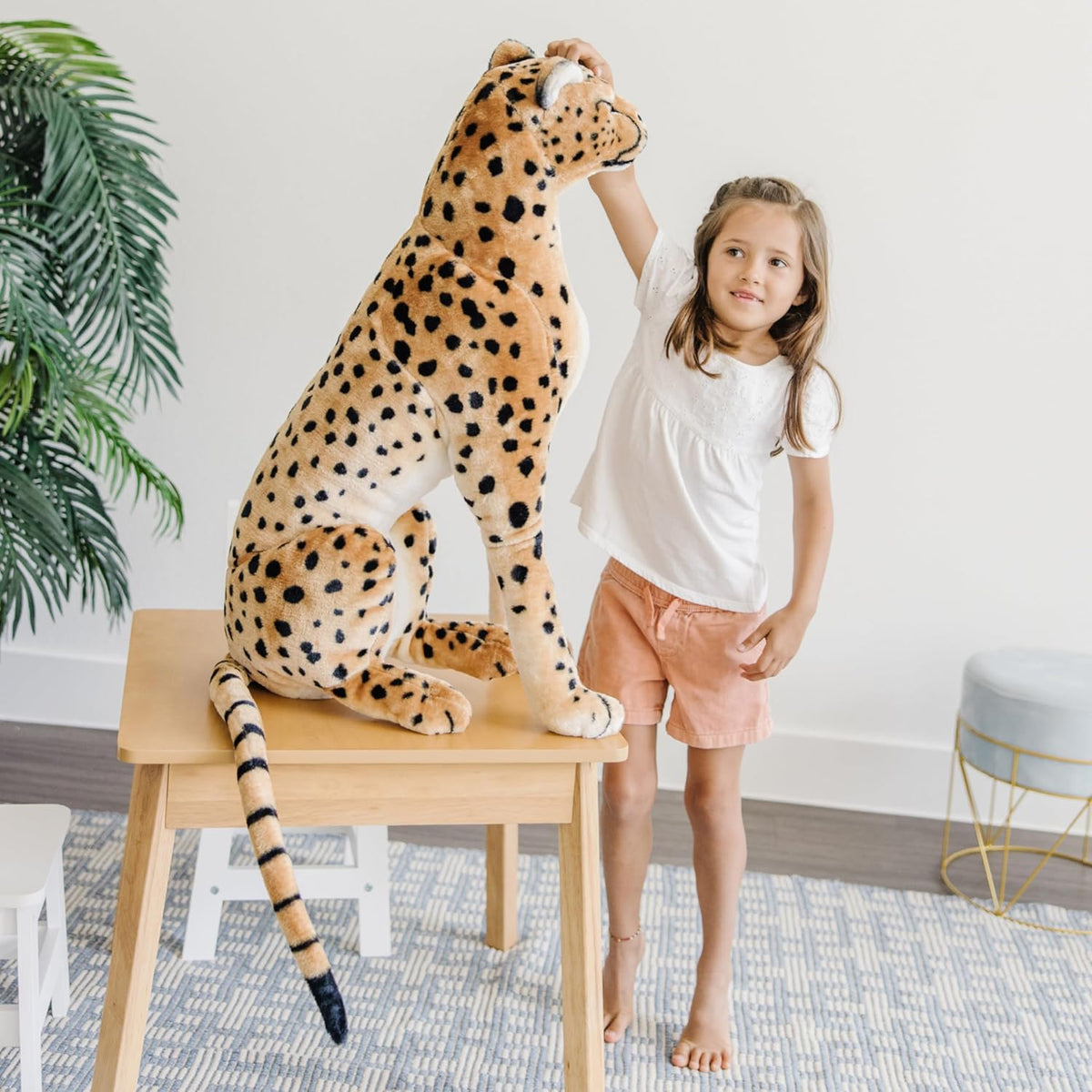Animal realista de pelucha de leoparodo de Melissa &amp; Doug. Más...