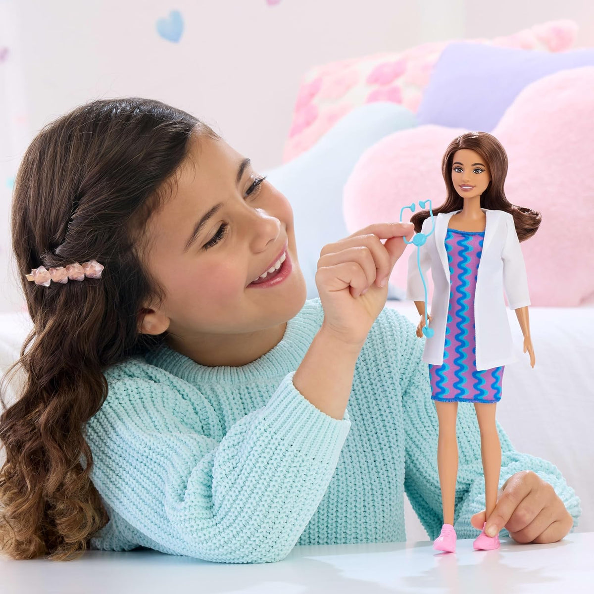 Barbie Careers Doctor Fashion Doll | Con aspecto extraíble con abri...